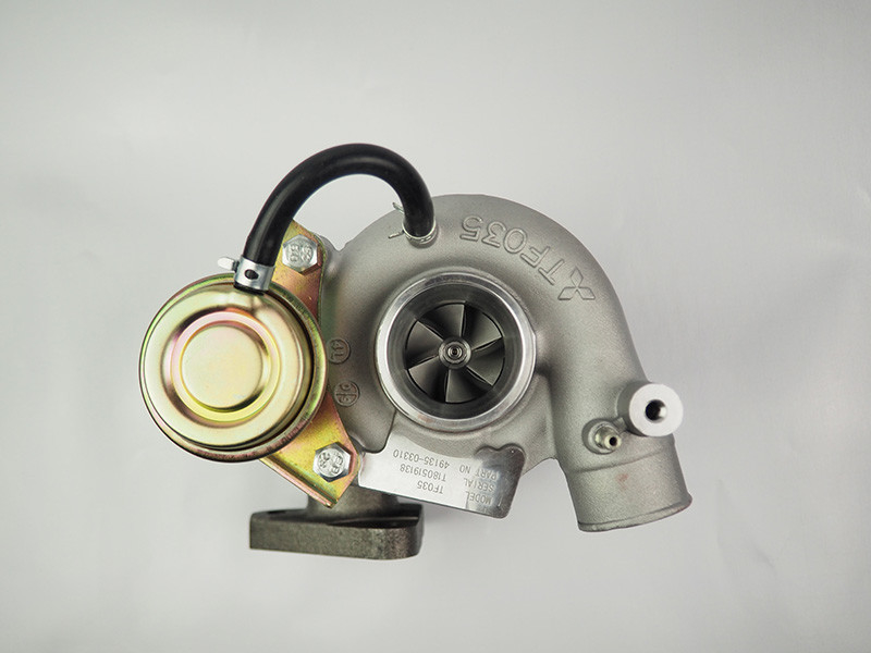 TF035HM de Motor van Mitsubishi Turbocharger 49135-03300 49135-03301 49135-03311 ME202879 ME190511 4M40